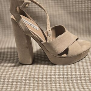 Steve Madden Suede Beige Women's Sandals SZ 10